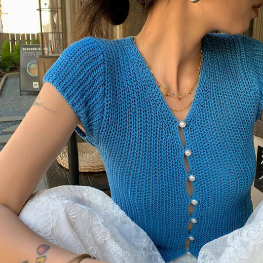 Well Tailored Top with a Graceful Silhouette