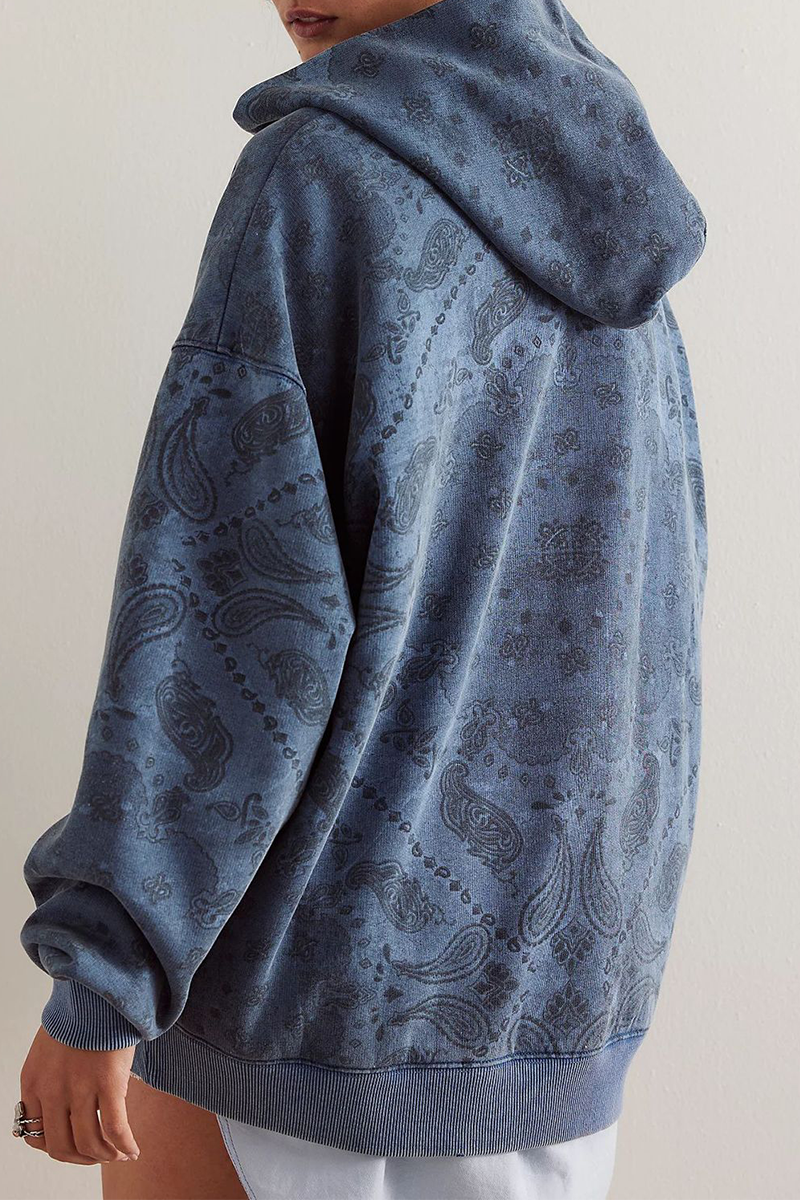 Effortlessly Elegant Garment with a Timeless Design