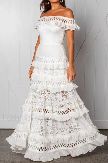 Beautifully Finished Dress in a Timeless Design