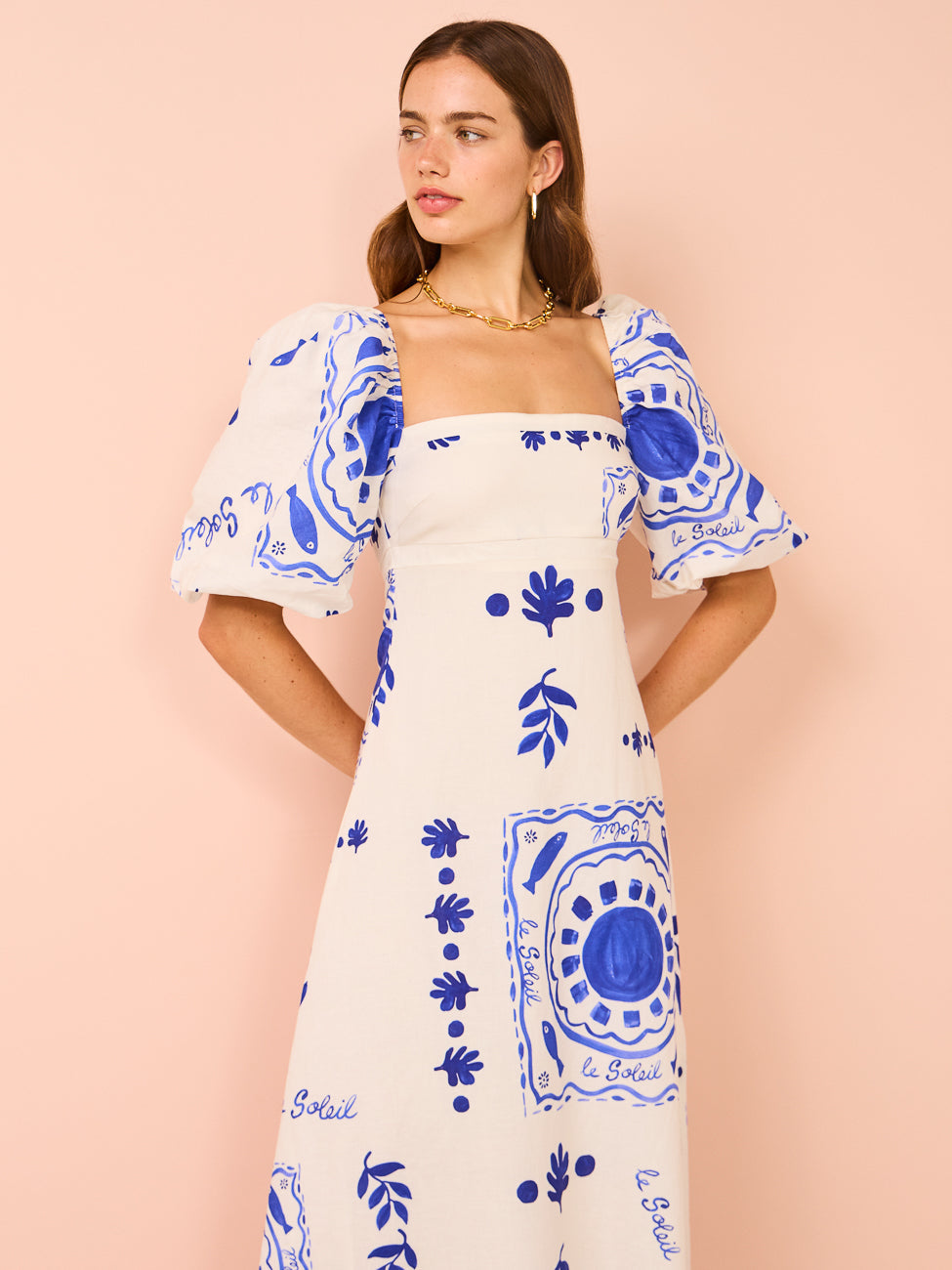 Beautifully Finished Dress in a Timeless Design