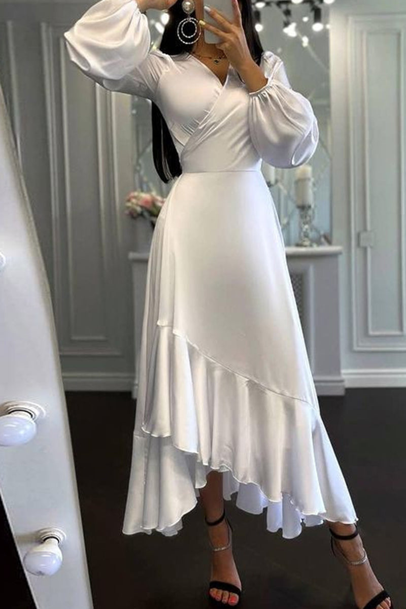 Beautifully Finished Dress in a Timeless Design