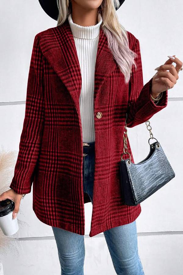 Well Tailored Jacket with a Graceful Silhouette