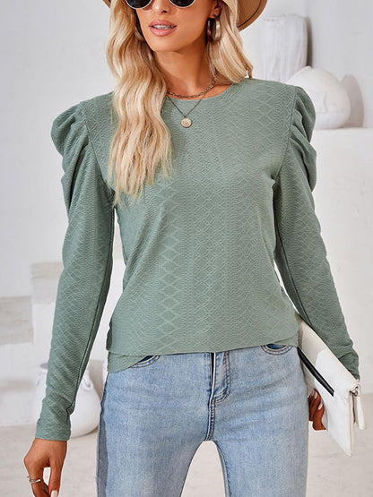 Effortlessly Elegant T-Shirt with a Timeless Design