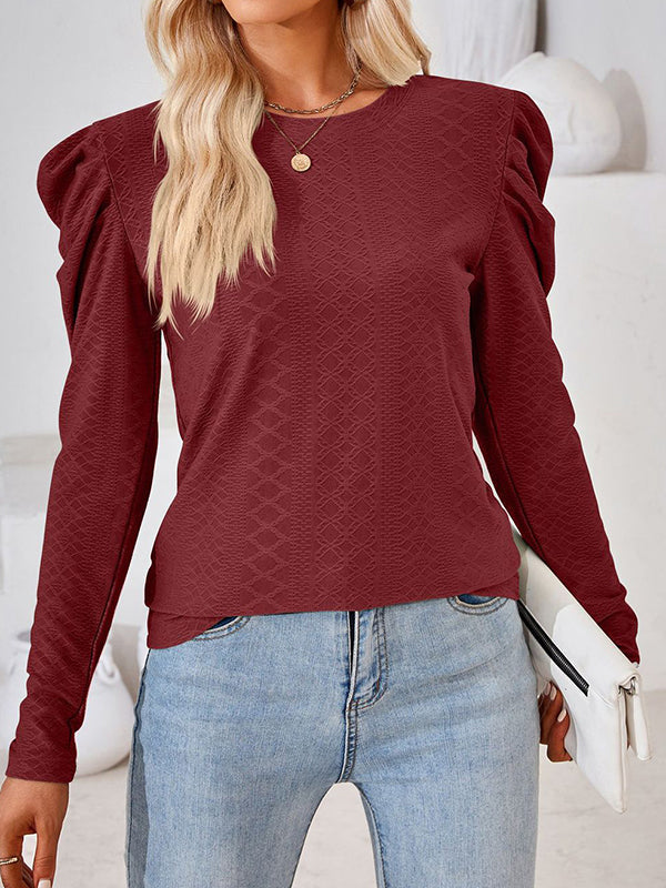 Effortlessly Elegant T-Shirt with a Timeless Design