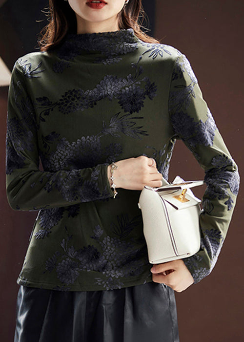 Well Tailored Top with a Graceful Silhouette
