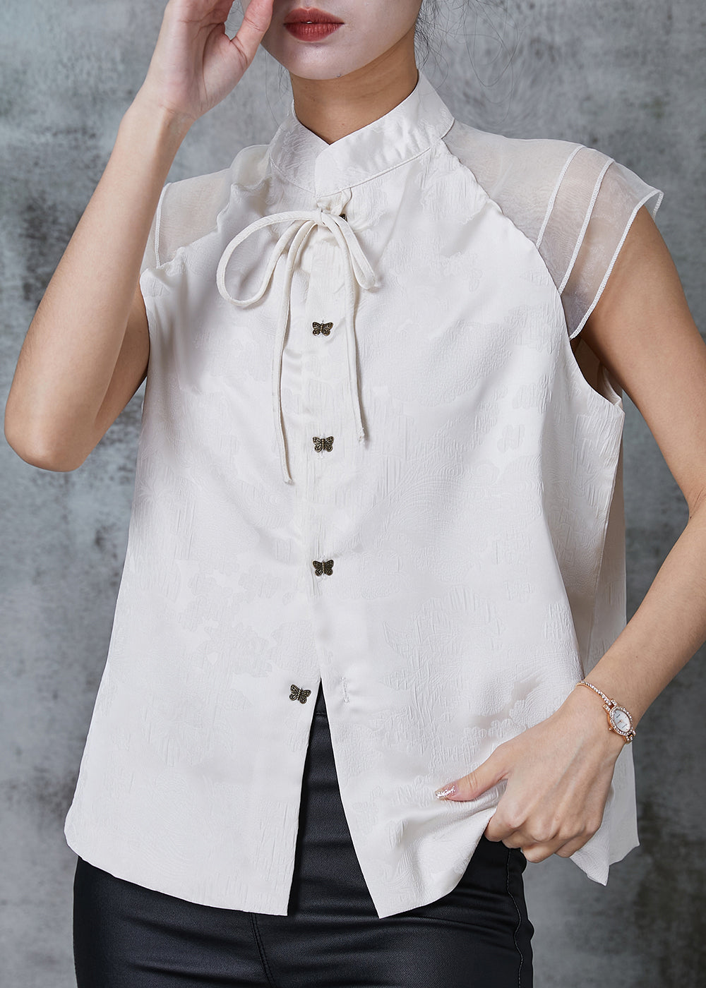 Classic Vintage Shirt with a Flattering Fit