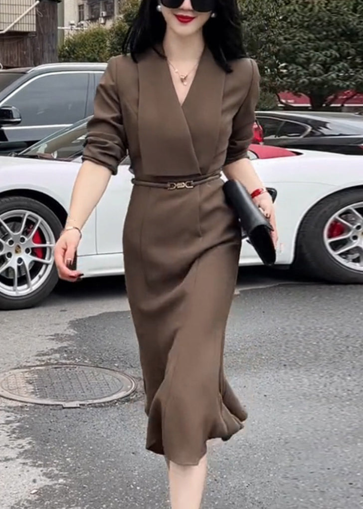 Beautifully Finished Dress in a Timeless Design