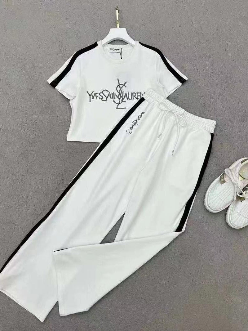 Classic Vintage Pants with a Flattering Fit
