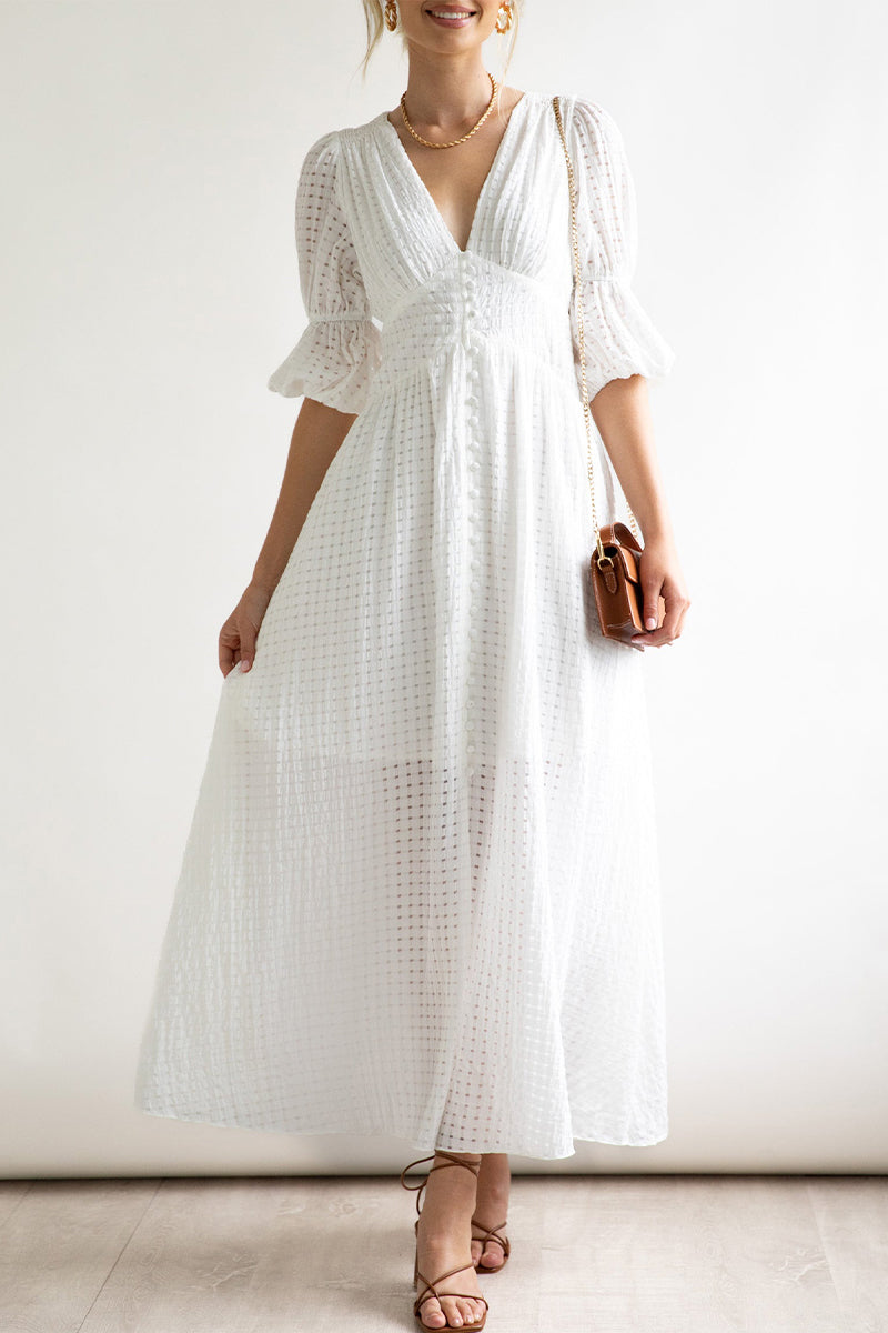 Well Tailored Dress with a Graceful Silhouette