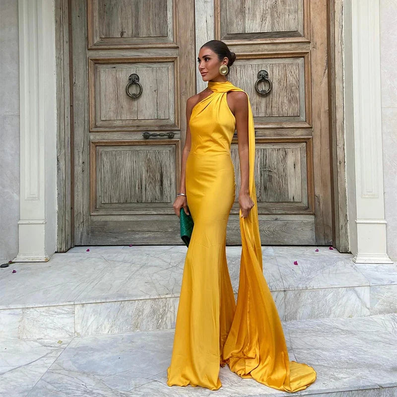 Sophisticated Garment with a Clean Classic Look