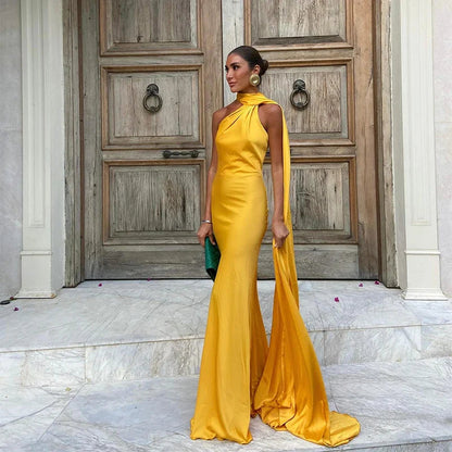 Sophisticated Garment with a Clean Classic Look