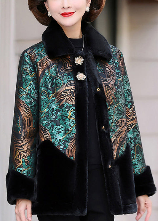 Effortlessly Elegant Coat with a Timeless Design