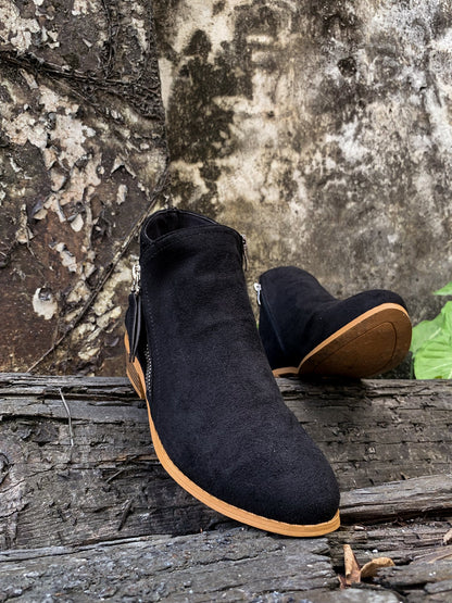 Polished Boots with an Effortless Classic Look