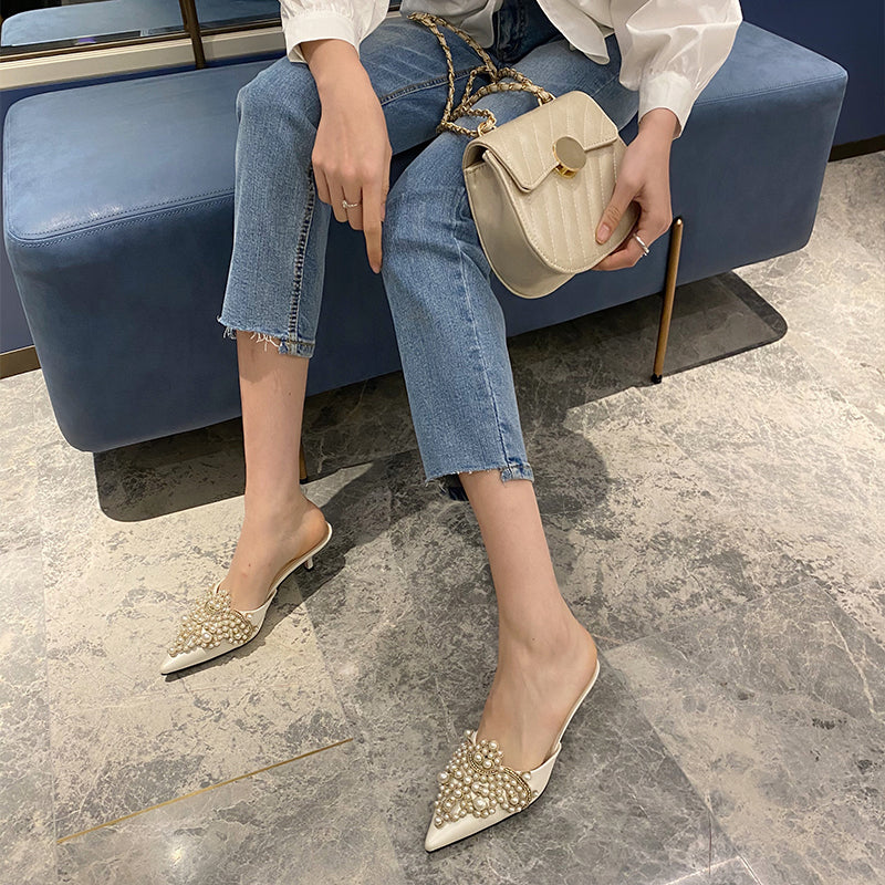 Well Tailored Heels with a Graceful Silhouette