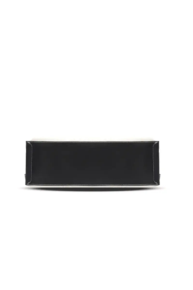 Classic Vintage Bag with a Flattering Fit