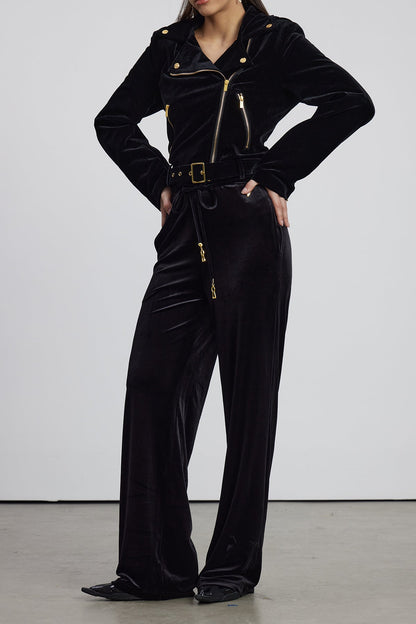 Well Tailored Pants with a Graceful Silhouette