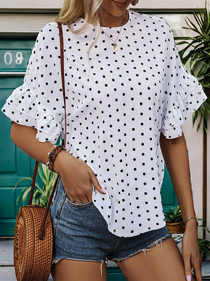 Well Tailored Blouse with a Graceful Silhouette