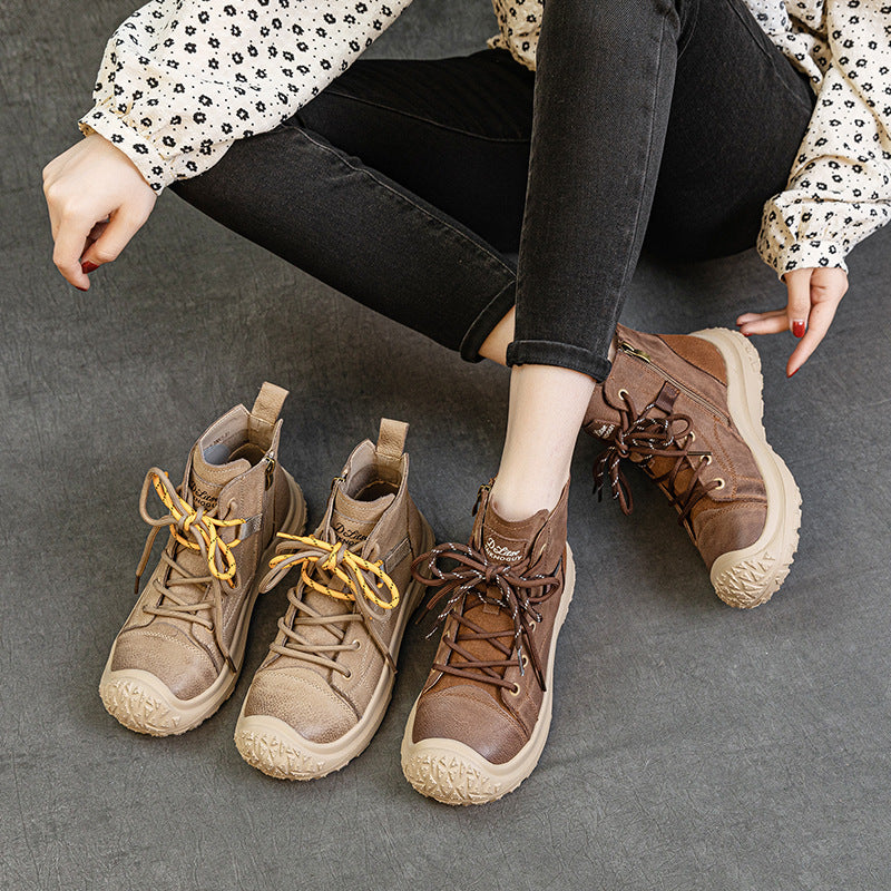 Effortlessly Elegant Boots with a Timeless Design