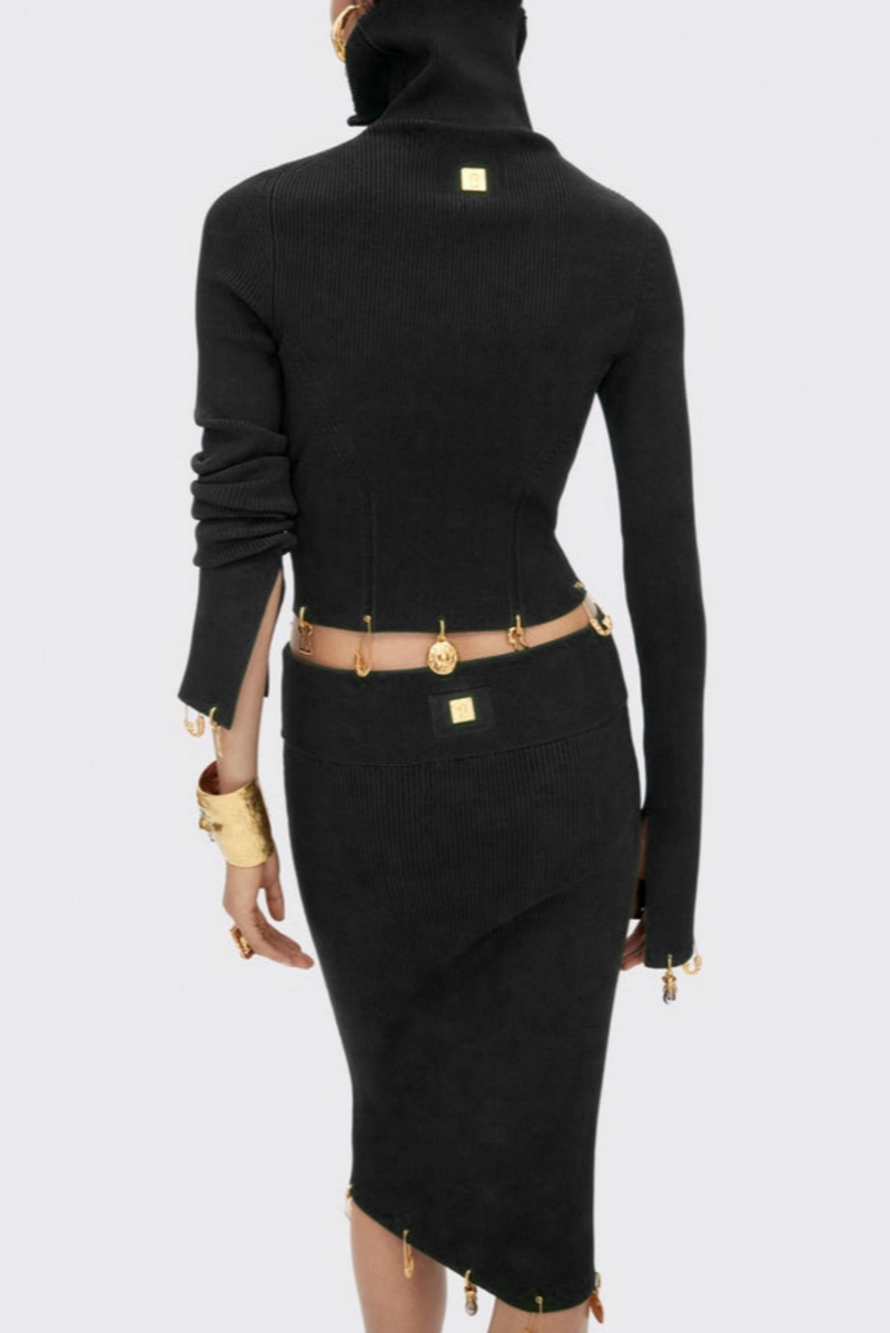 Effortlessly Elegant Top with a Timeless Design