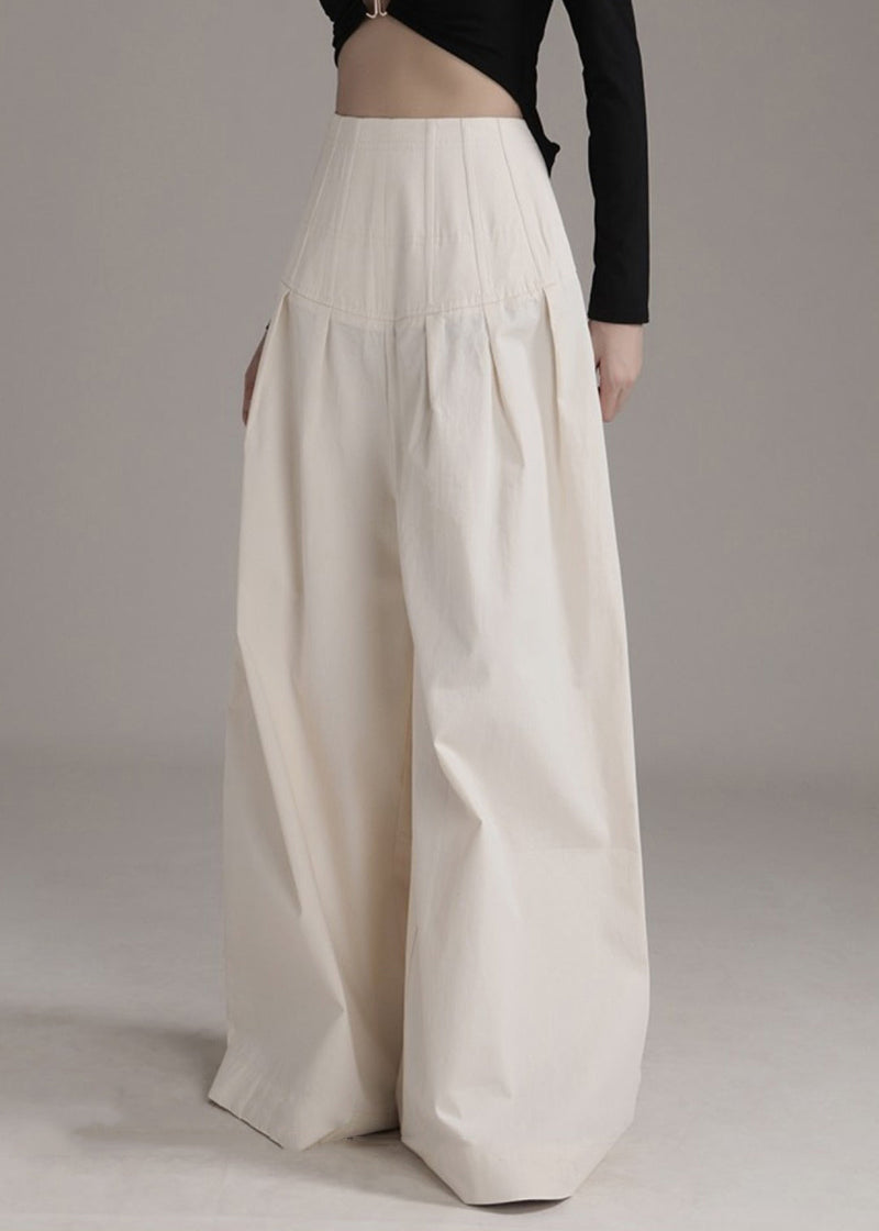 Effortlessly Elegant Pants with a Timeless Design