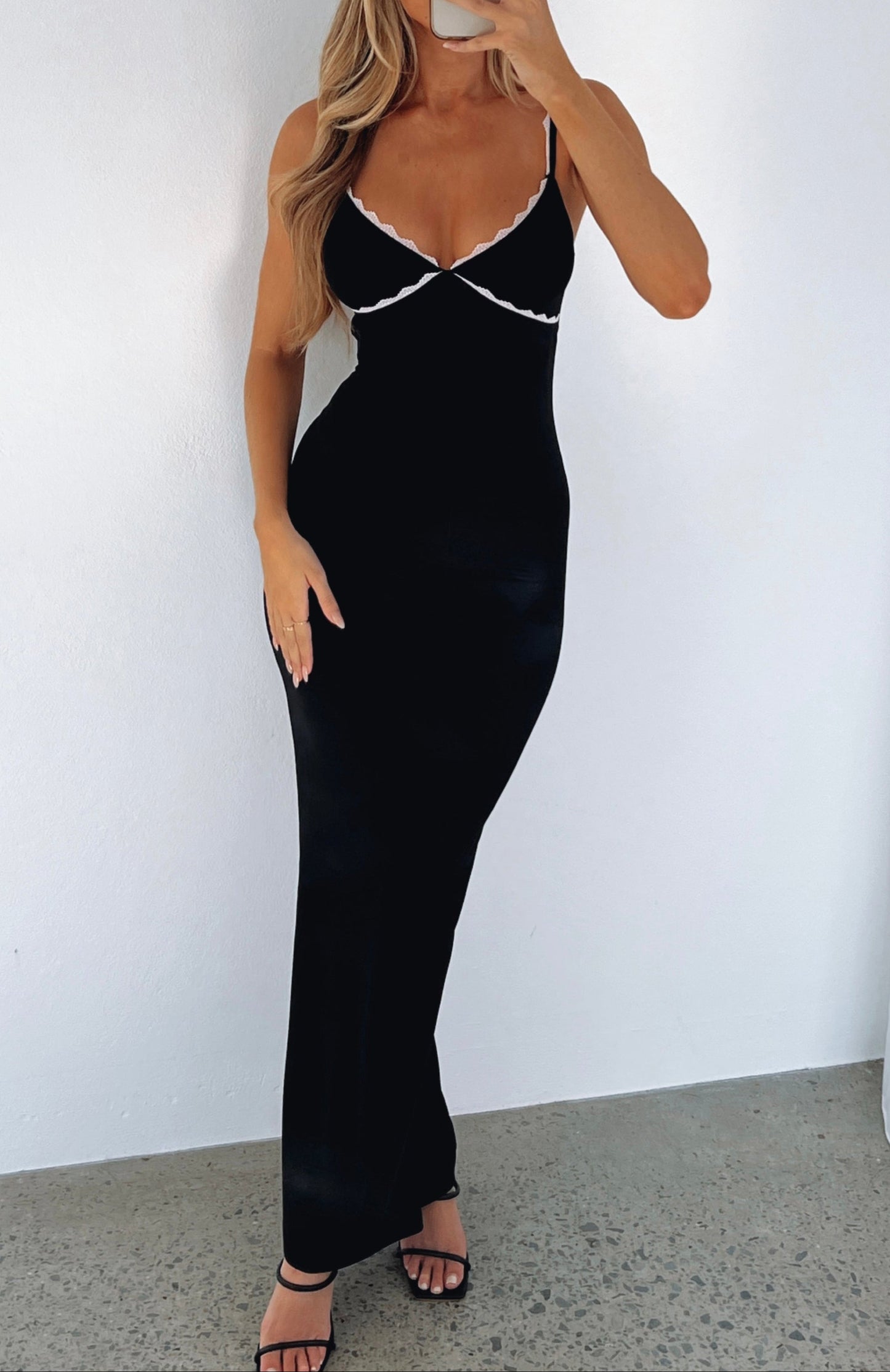 Classic Vintage & Enduringly Stylish Dress