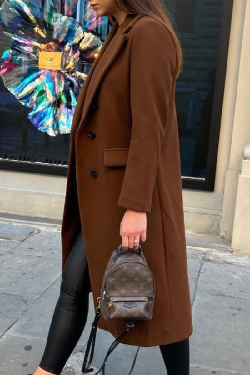 Well Tailored Coat with a Graceful Silhouette