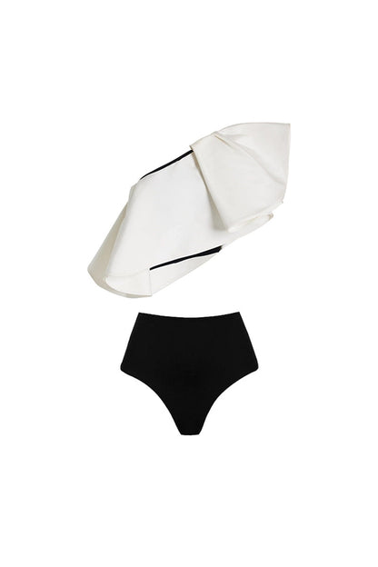 Beautifully Finished Bikini in a Timeless Design
