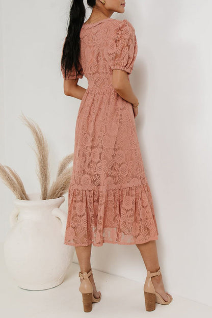 Well Tailored Dress with a Graceful Silhouette
