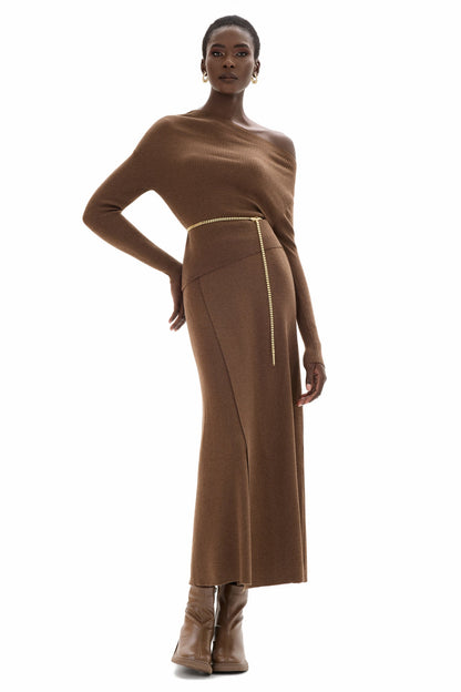 Effortlessly Elegant Garment with a Timeless Design