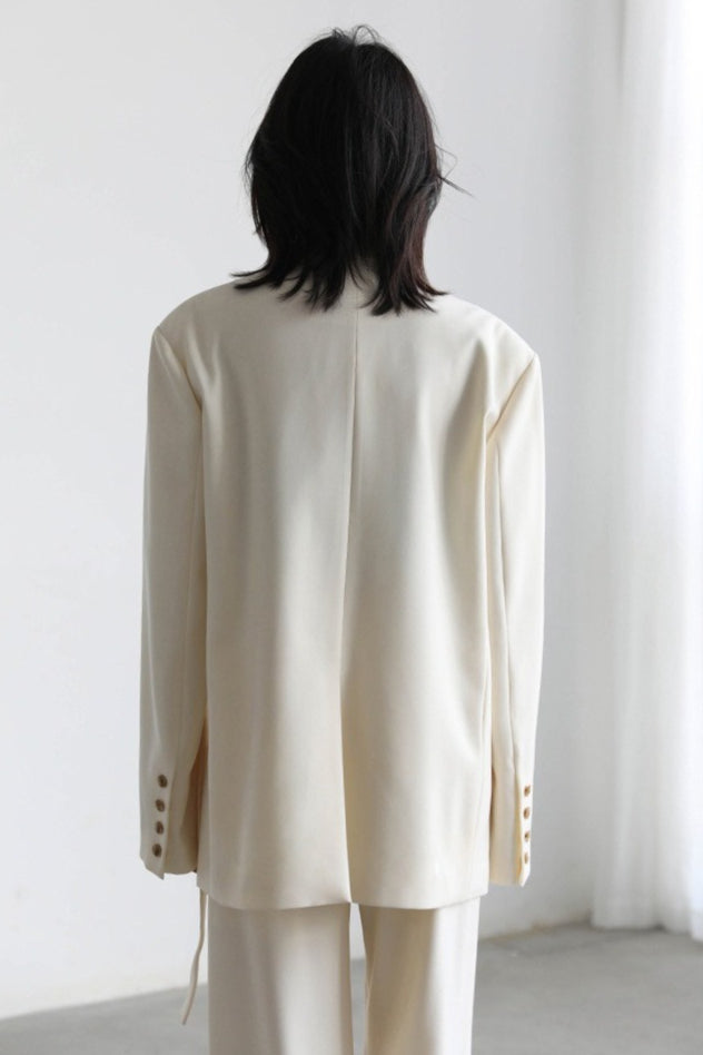 Sophisticated Garment with a Clean Classic Look