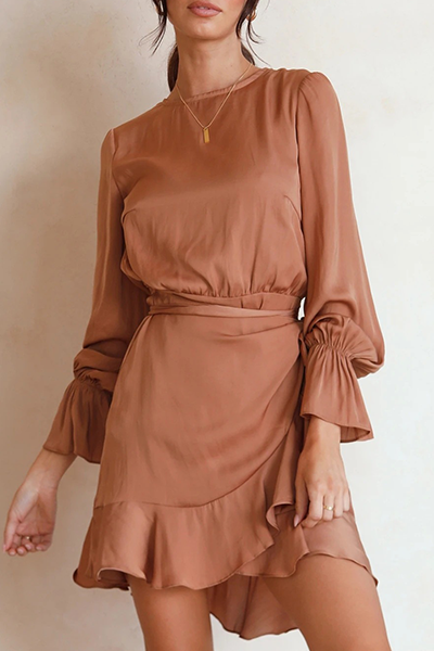 Beautifully Finished Dress in a Timeless Design