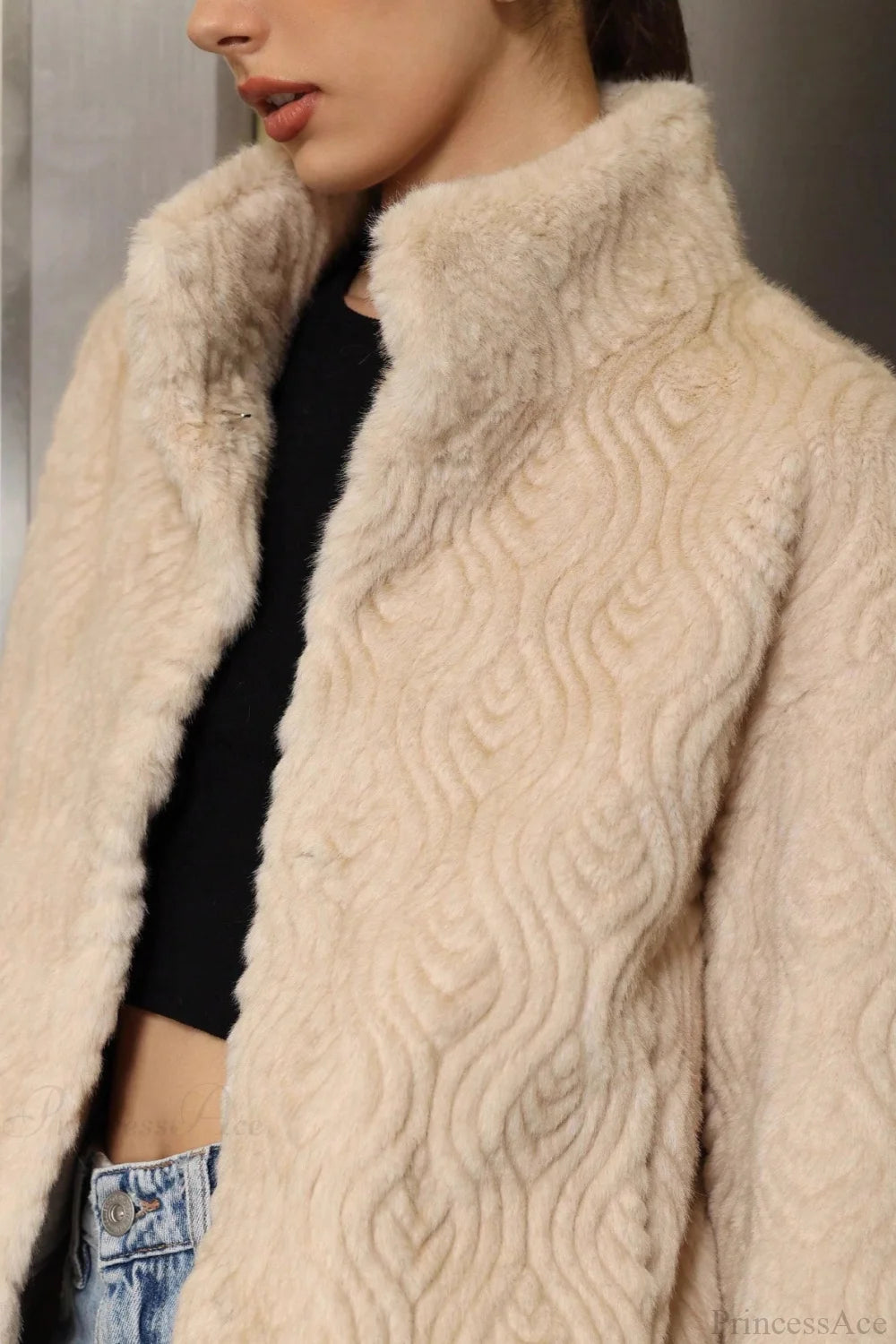Elegantly Styled Coat for Everyday Wear