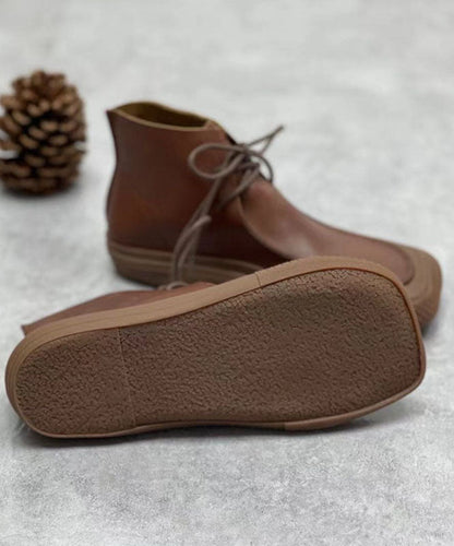 Well Tailored Boots with a Graceful Silhouette