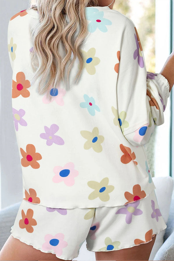 Well Tailored Top with a Graceful Silhouette