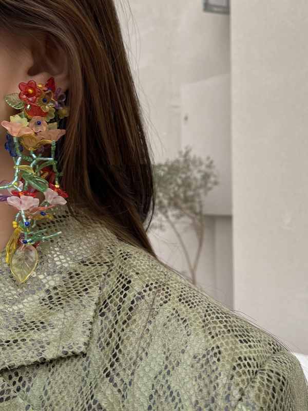 Effortlessly Elegant Garment with a Timeless Design