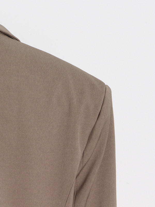 Effortlessly Elegant Jacket with a Timeless Design