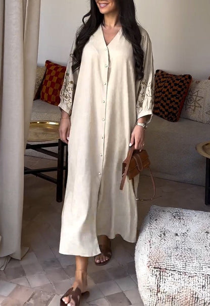 Effortlessly Elegant Dress with a Timeless Design