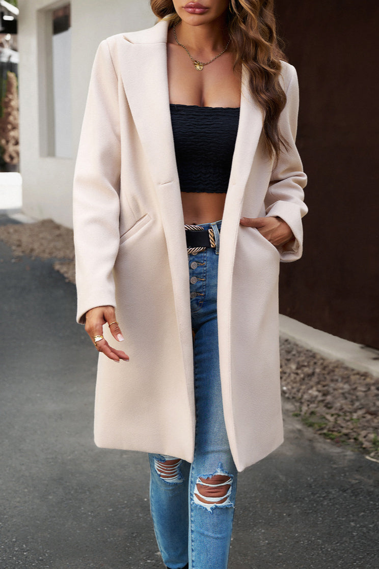 Well Tailored Coat with a Graceful Silhouette