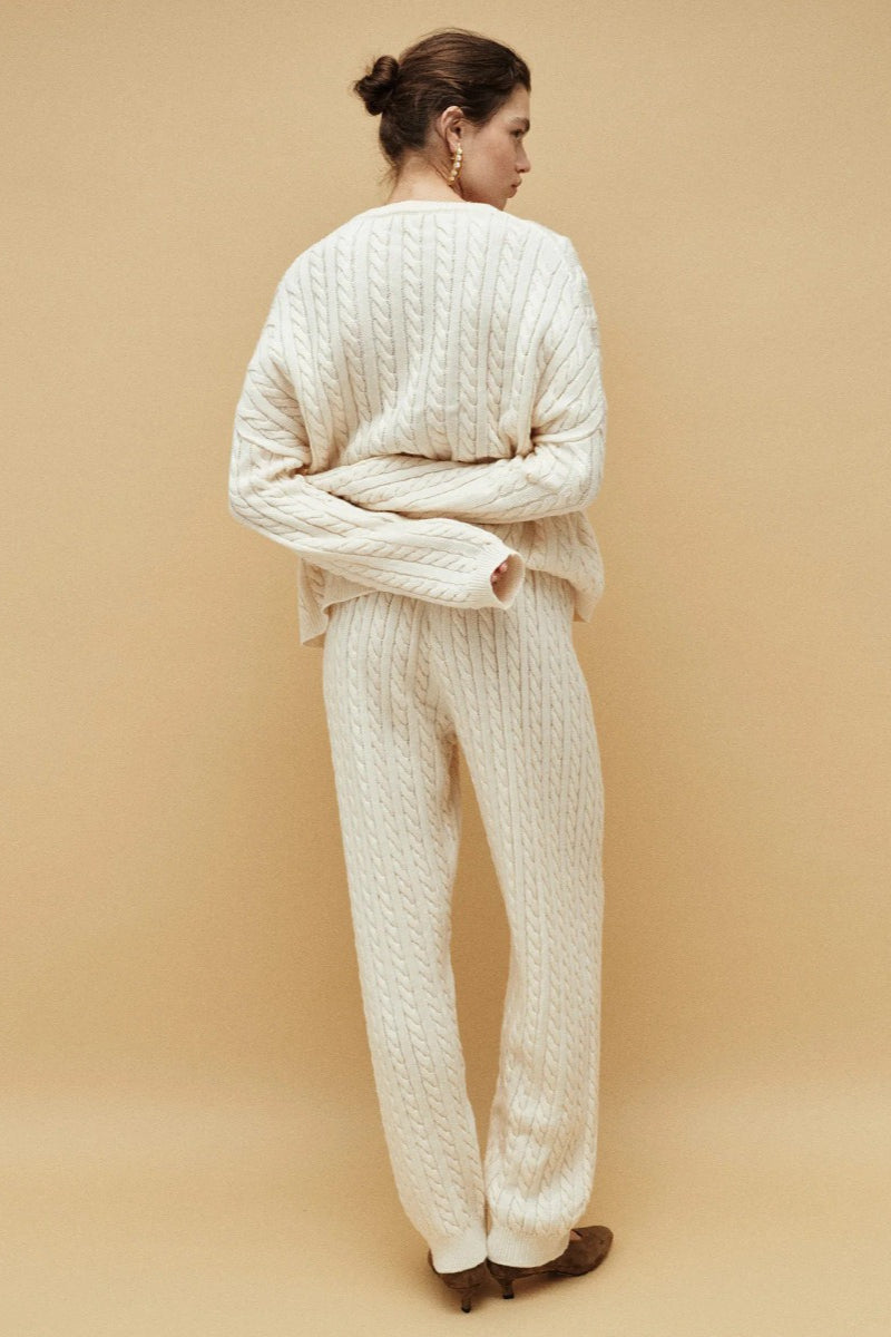 Elegantly Styled Pants for Everyday Wear