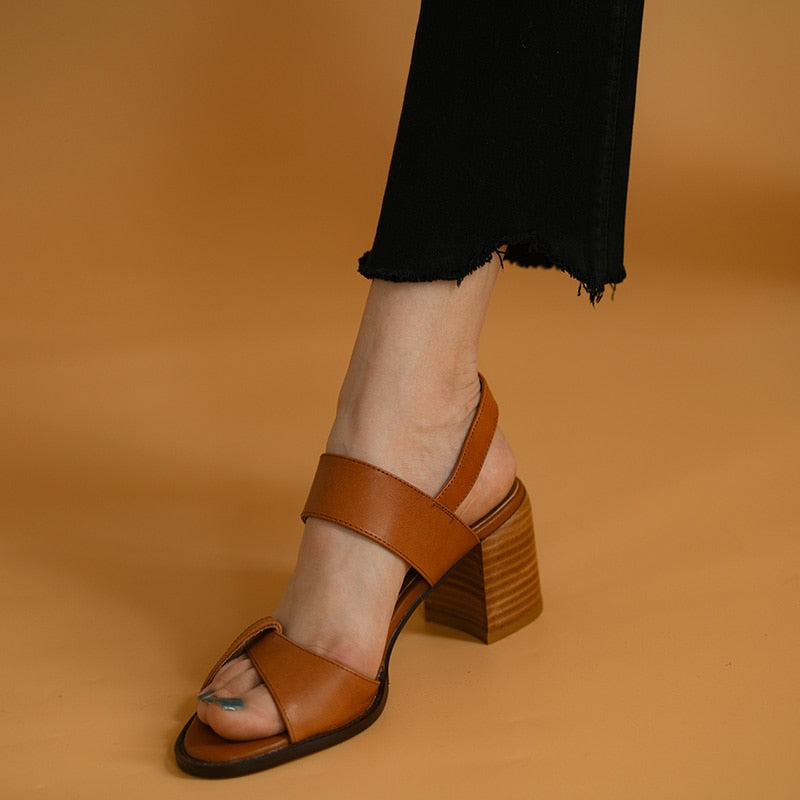 Effortlessly Elegant Garment with a Timeless Design