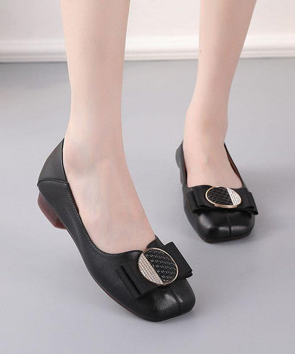 Effortlessly Elegant Shoes with a Timeless Design