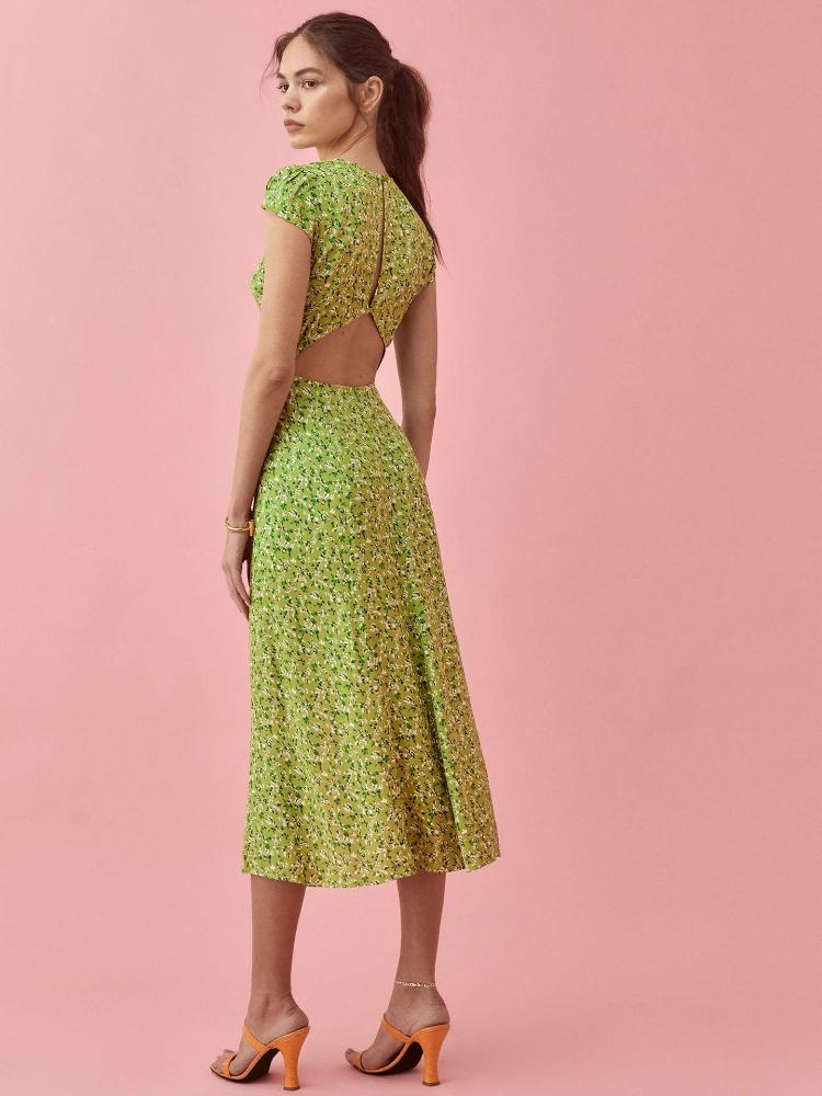 Beautifully Finished Dress in a Timeless Design