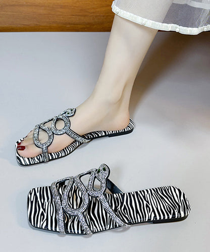 Classic Vintage Sandals with a Flattering Fit