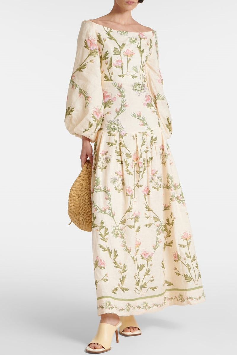 Gracefully Styled Dress for Any Occasion