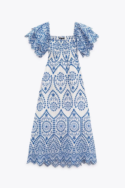 Beautifully Finished Dress in a Timeless Design