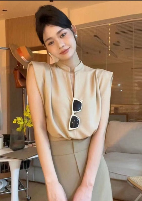 Classic Vintage & Enduringly Stylish Blouse