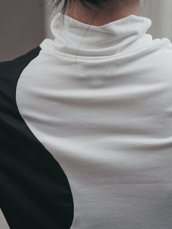 Effortlessly Elegant T-Shirt with a Timeless Design