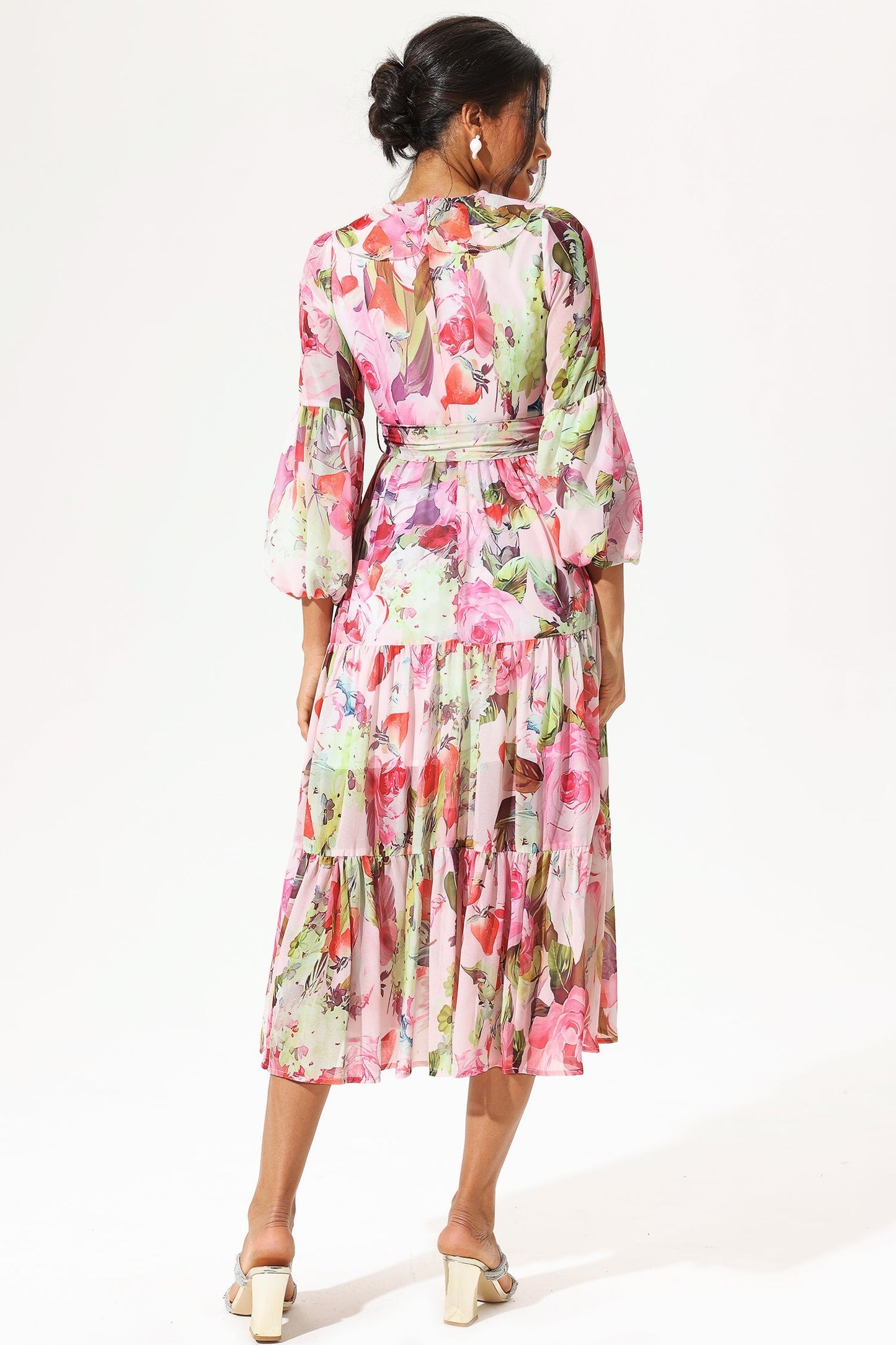 Well Tailored Dress with a Graceful Silhouette