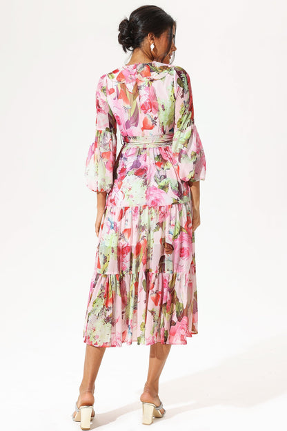 Well Tailored Dress with a Graceful Silhouette