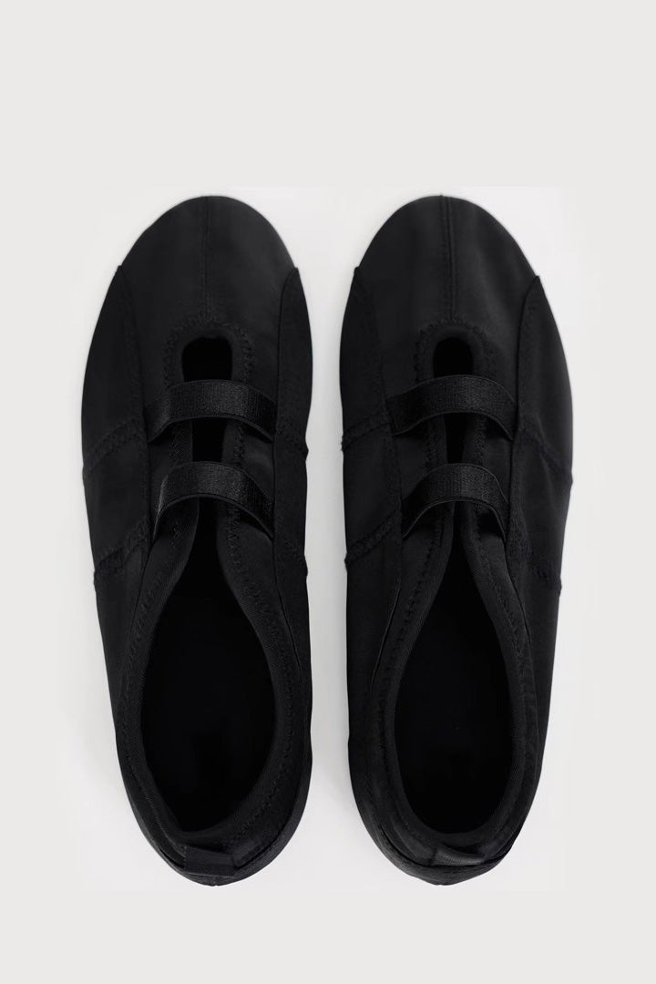 Sophisticated Garment with a Clean Classic Look
